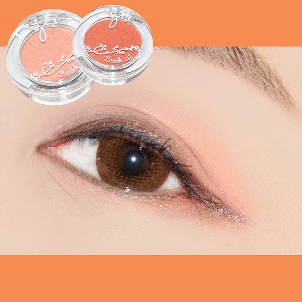 ♥Etude house眼影♥
Etude house的眼影也是它們家的大明星啊~價格便宜,有時候打完折甚至只要幾十塊台幣,色系色號都很多,顯色又不飛粉,不少明星和部落客都是它的鐵粉呢!
