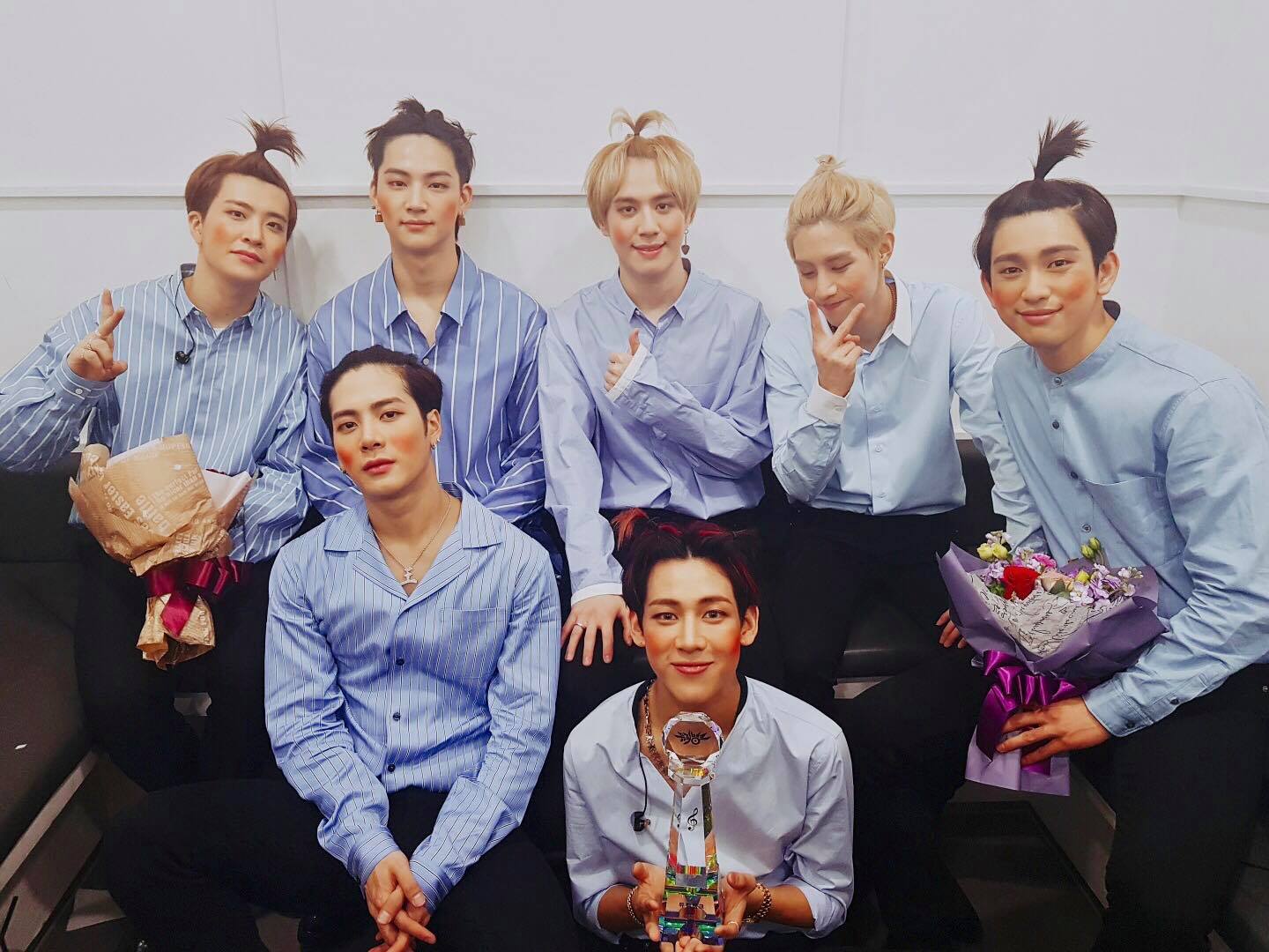 #GOT7
之前GOT7被委任為江南區G+StarZone的捐贈宣傳大使時,就曾幫助低收入家庭的青少年,而後又被被委任為消防聽宣傳大使,還另外參與了Super-heroes Attract Valuable Energies(簡稱