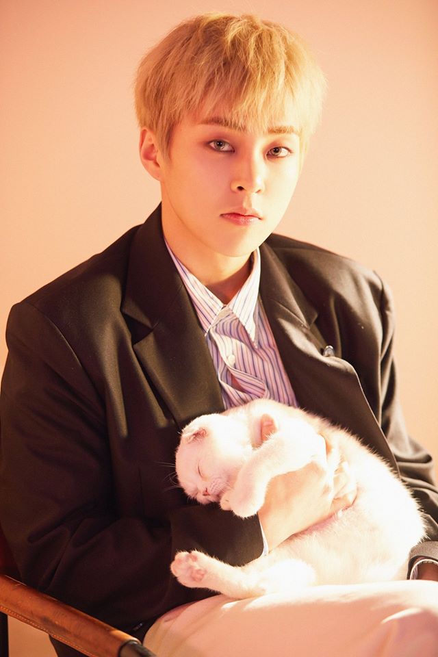 最近以小分隊EXO-CBX成員回歸的Xiumin,在簽名會上被粉絲問到:「歐霸都沒想過要刺青嗎?」
Xiumin則回答「不敢..會被媽媽罵的。」並露出了驚嚇的表情,這麼可愛的模樣也瞬間讓粉絲瞬間融化。