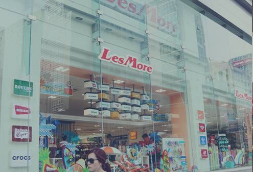 #LESMORE - 明洞2街 28-1/ 明洞2街 51-3/ 明洞1街 64-1
LESMORE在明洞共有三個賣場,除了成人運動鞋外,也有很多兒童運動鞋!