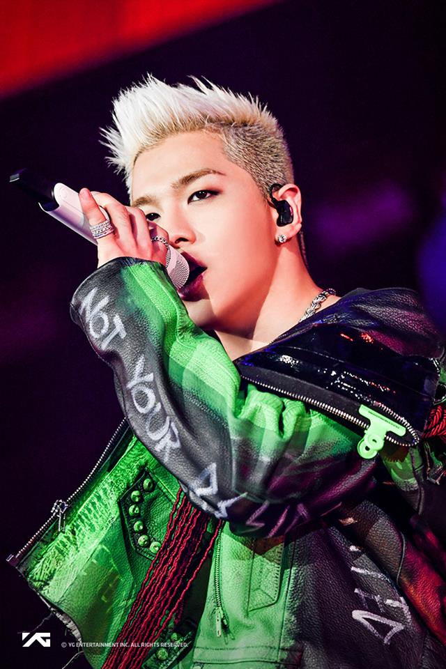 BIGBANG 太陽
太陽曾經在節目中提到當BIGBANG還一同住在宿舍的時候,自己原本要洗澡卻在經過電腦房的時候,電腦在關機的狀態下突然發出了聲音,音響還傳出了廣播調頻的吱吱喳喳聲,把他嚇了一大跳,而感到害怕的太陽也選擇放棄原本的公用浴室,前往成員房間內的浴室洗澡...
