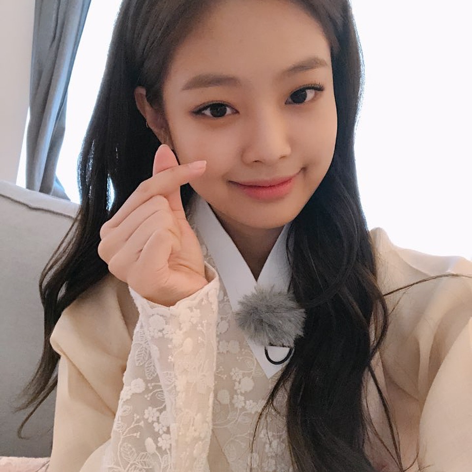 BLACKPINK也被網友說「異國感太重」,讓她們在韓國一直無法養成有力的粉絲圈,除此之外不常回歸也讓她們在韓國粉絲流失的相當快,也讓BLACKPINK的粉絲一直都相當不滿!