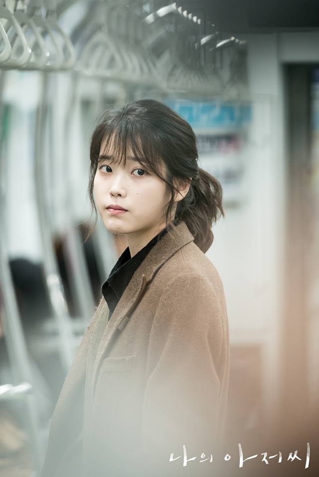 ✿TOP3 tvN 《我的大叔》: 4.6% 5.5%
此劇以擁有相同沉重的生活負擔40歲男人與20歲女人出發,講述他們互相觀察並治癒對方的故事。