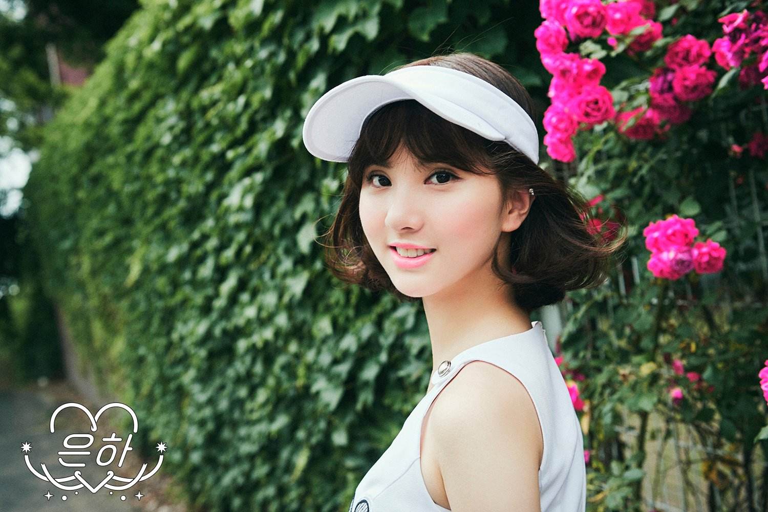 只是在正規一輯《L.O.L》時,剪短頭髮之後,Eunha可說是瞬間人氣大爆發,不少網友都表示比起長髮Eunha更適合短髮,不僅五官變得更立體,整個人也變得更加有辨識度!獲得了不少好評~