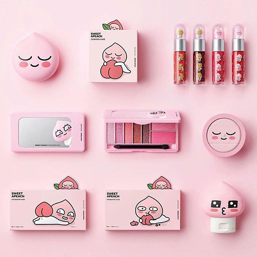燈燈,這系列就叫做SWEET APEACH,是春季限定的系列,預計5月中上市,系列品項滿多元的,從眼影、唇釉、到防曬,保濕霜、都有!一起看看吧~