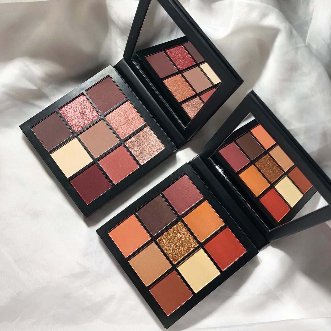 不過說到最紅的還是這兩盤:玫瑰色系的#Mauve、南瓜色系的#Warm Brown!,雖然小小一盒眼影近千元的價格,實在是說不上高CP值,但是超美的顏色、包含霧面及珠光質地,一盒就可以完成絕美的眼妝,還是讓很多人心動到不行~