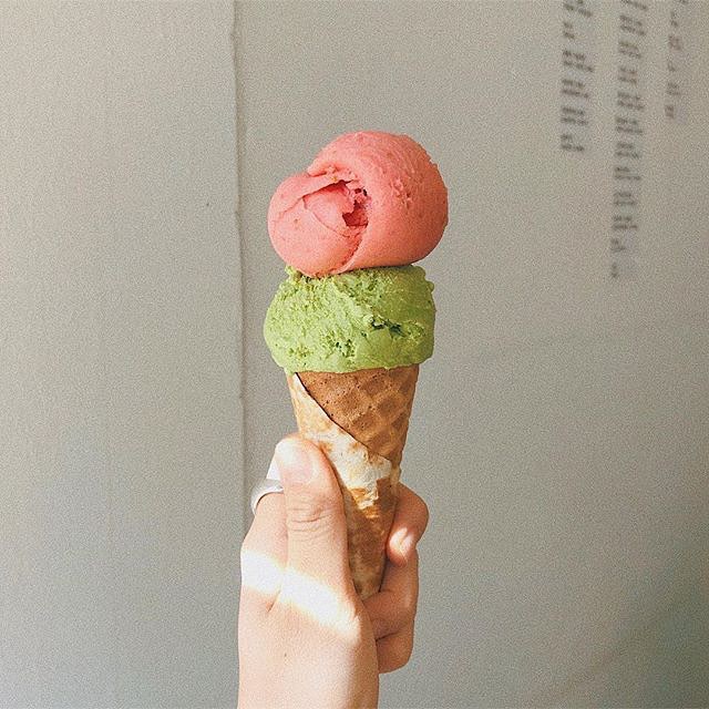 ►經期時生冷/燥熱食物避免:
應該很多人都知道月經來的時候不要吃太多冰的食物,飲料、冰品都需要避免。除此之外,過於燥熱的食物其實也應該避開,像是瓜果類、補藥等都建議先緩緩,以免會造成經血量過多的問題。