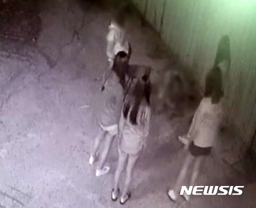 1) 廢除「青少年保護法」
在《釜山女國中生霸凌事件》後,韓國被揭發更多校園暴力事件。部份市民認為青少年的法律應變得更嚴格,請願獲得很多人贊成!! 不過韓國還是無法廢除「青少年保護法」,只能夠加強他們的刑罰