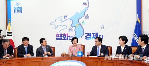 7) 國會議員最低工資
有市民提出國會議員的薪水應該改為最低工資,部分應為市民服務的人卻利用職位作威作福。意見認為提供最低工資,在國民認同的情況下再給予他們獎金。