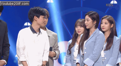 先前為了宣傳而登上韓國搞笑節目的Lovelyz,在現場抽選粉絲上台告白的片段,粉絲上台時被問最喜歡的成員是誰時,不僅回答「徐智秀」,讓智秀心花朵朵開,還應主持人要求,以「徐智秀」當作詩的開頭,為智秀作出「三行詩」