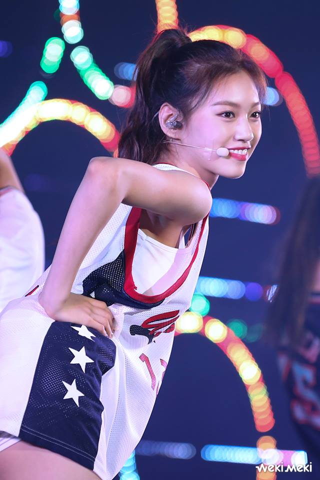 #Weki Meki - 度延
挾著I.O.I的高人氣在新團體出道的度延,雖然有人氣但並沒有反應在新團體的成績上面,真的很可惜阿!希望Weki Meki能夠越來越好~