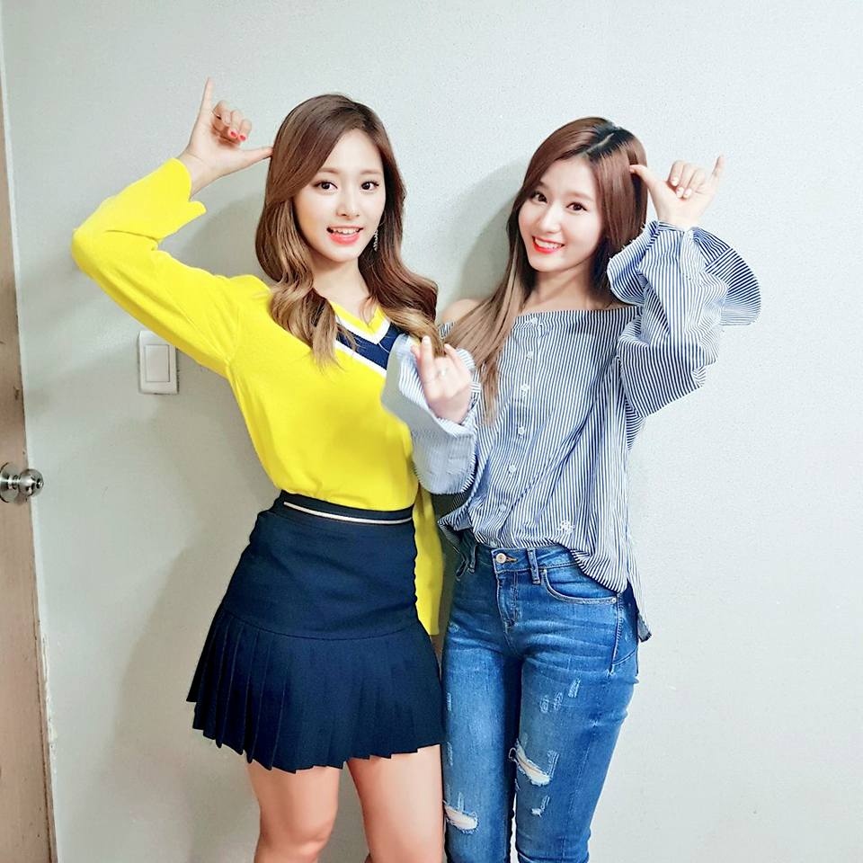 號稱「九人九色」的TWICE,竟然也發生過粉絲認錯人的事件,過去SANA自己走在路上時被粉絲認出來「那不是TWICE成員嗎?」,結果對方卻問SANA「妳是子瑜嗎?」