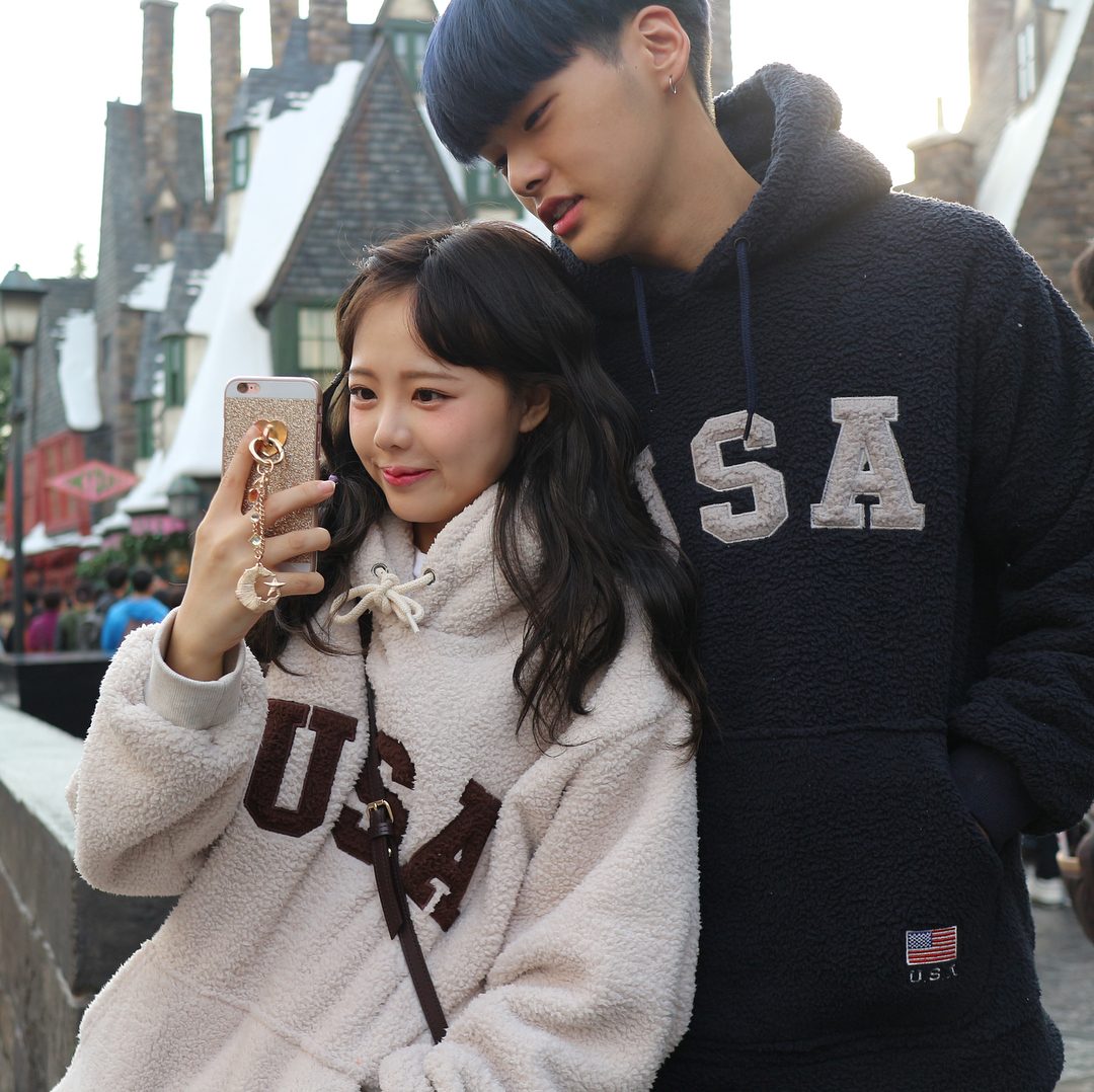 ♡이세용×홍영기♡
說到韓國情侶絕對不能不提他們,擁有強大的外表,讓他們成為知名的臉讚情侶,前幾年也結婚生小孩,雖然小小年紀,但恩愛的早就完婚,且有兩個可愛的小孩了呢~