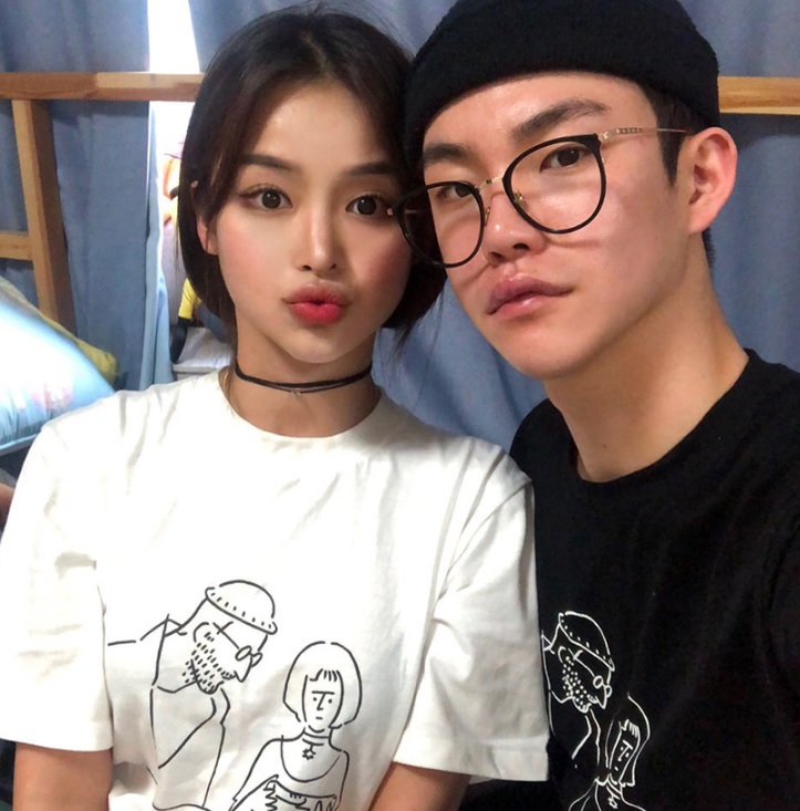 ♡강경민×shofkim♡
最後一位除了讓大家淨化眼球之外,還可以讓心情變好XDD因為這對情侶的互動真的超可愛,就算放閃也是在幽默中讓大家看到兩人的好感情,看著他們的照片會覺得情侶就該如此啊!