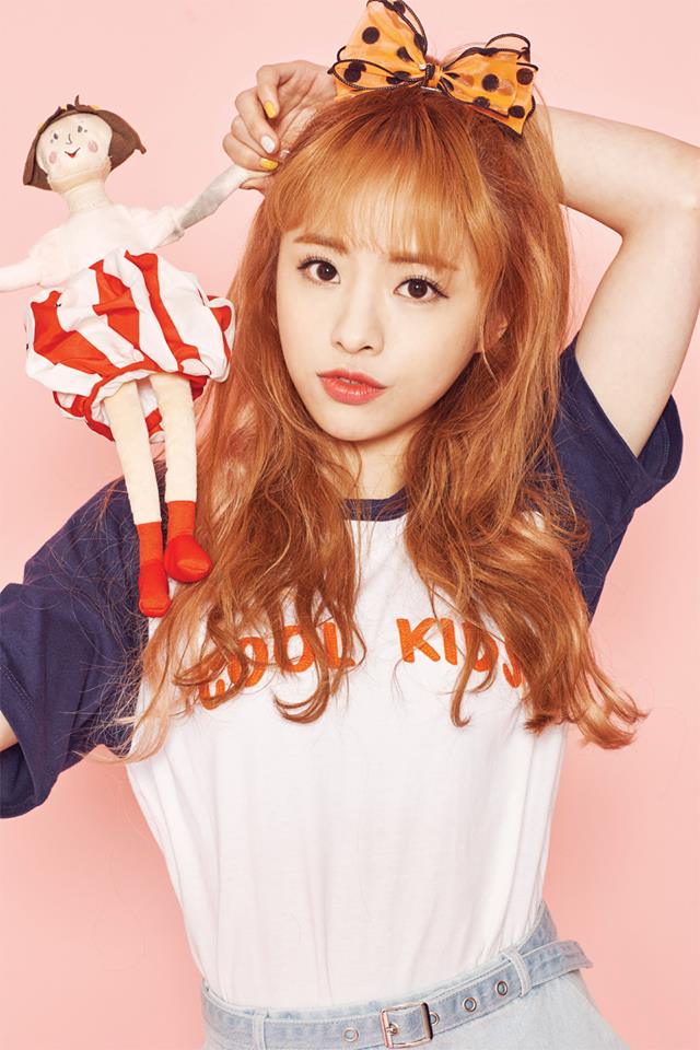 #Oh My Girl - JinE
因酸民惡意的攻擊JinE開始決定要減肥,但由於減肥過度而罹患了厭食症,暫時停止演藝活動之後仍無法痊癒,最後在去年10月30日,WM娛樂於官網及新聞媒體發布聲明,成員JinE因健康問題將解除合約退出團體,團體以7人體制繼續活動