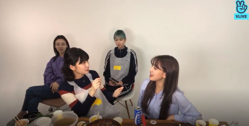MOMO在練習生時期曾被公司要求一星期要減掉7公斤,減重成功才能站上SHOWCASE的舞台表演,因此每天都不敢吃東西甚至連水也都不喝,每天都只吃一顆冰塊(驚)