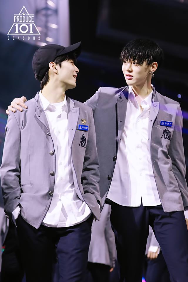 相信有看過選秀節目《PRODUCE 101第二季》的粉絲們,應該都對JR的表現有目共睹吧?JR對於不熟練的練習生會給予耐心的教導,除此之外也會以前輩和哥哥的身份跟弟弟們分享人生經驗,也讓許多粉絲在看完節目後都被圈飯啦~