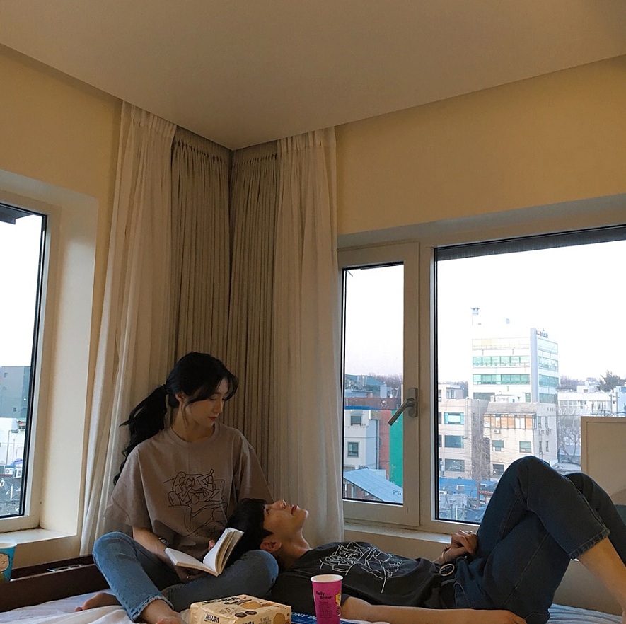 C.金剛鸚鵡:
選擇金剛鸚鵡的人思維敏捷,反應很快!但是在理財方面的能力卻很弱,常常在花錢時大手大腳,買來的東西大多都不實用,屬於月光族那一類!你的另一伴最受不了的就是你這種花錢的態度,血汗錢就被你這樣浪費掉對他來說是件很虐心的事~