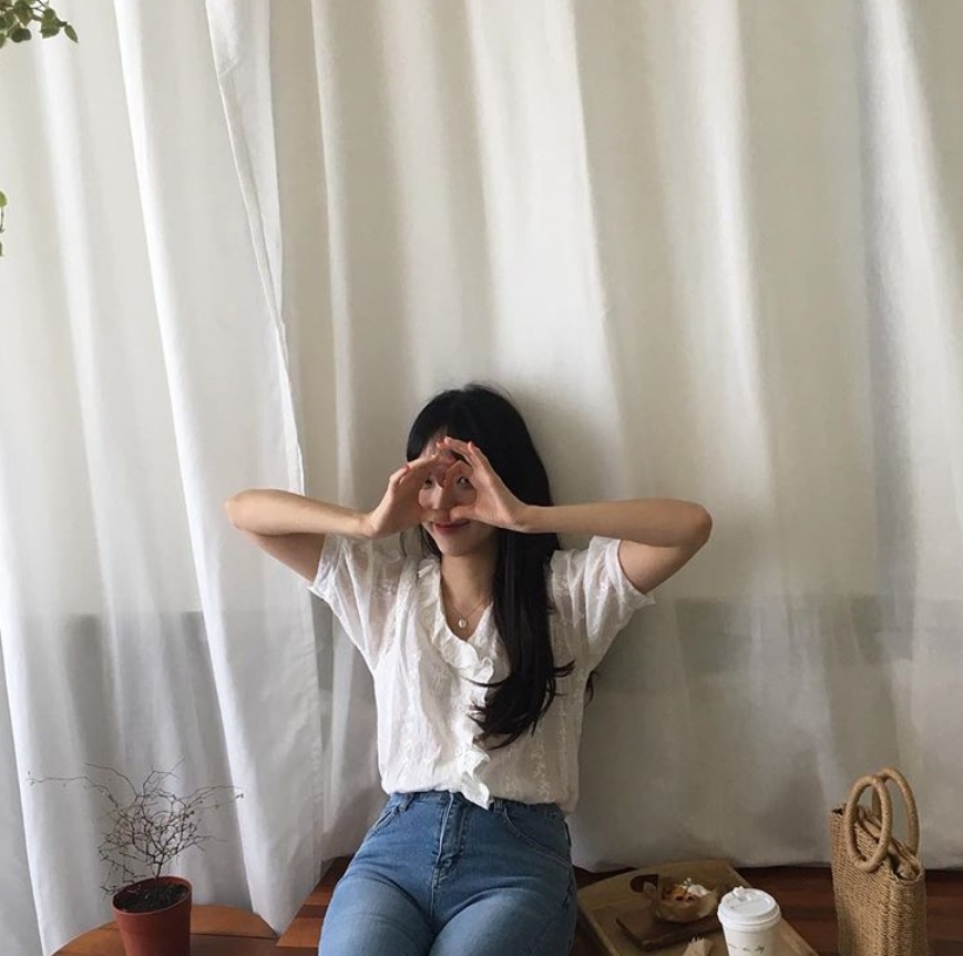 △表達情緒的方式很笨拙:
明明就非常喜歡對方,卻因為害羞而故意裝酷,還天真的認為對方一定懂你。但有時候情感表達太過拘謹笨拙的話,反而會讓對方覺得妳是不是沒那麼喜歡他,反而弄巧成拙。