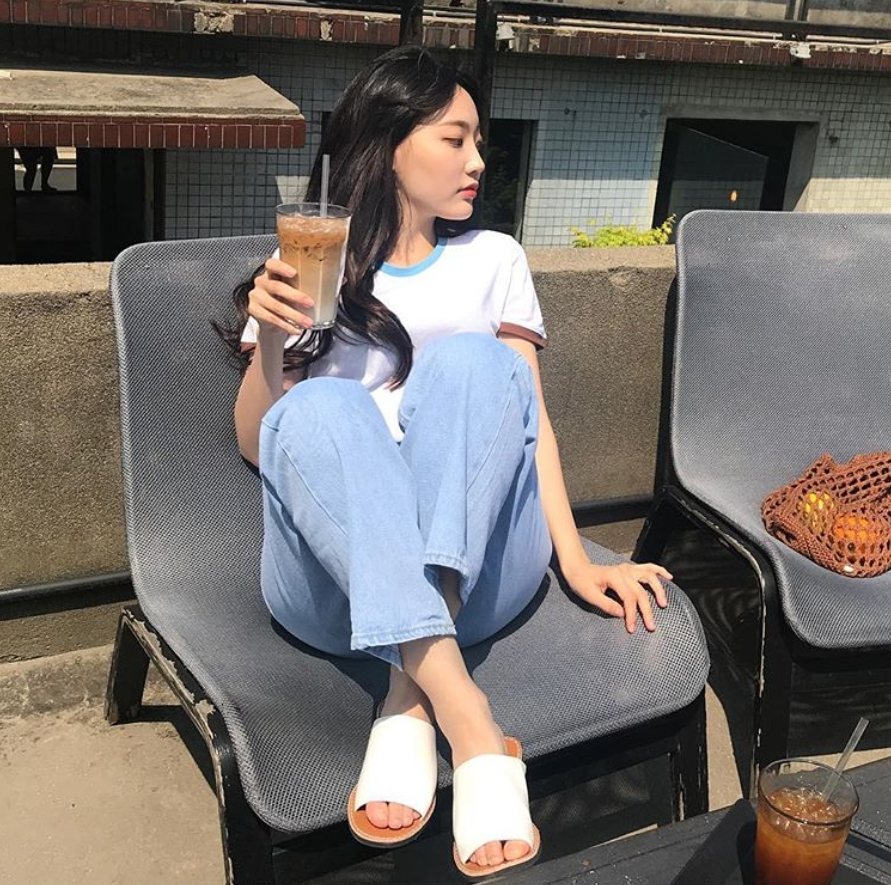 △物質拜金:
拜金的女孩不難理解, 就是愛錢勝過感情, 而拜金又無才的女人,只要男人花錢就能討她們開心,這種女人不難淪為男生填補空虛的玩物,等他玩膩了、或是有了新的獵物,自然逃不了被拋棄的命運。