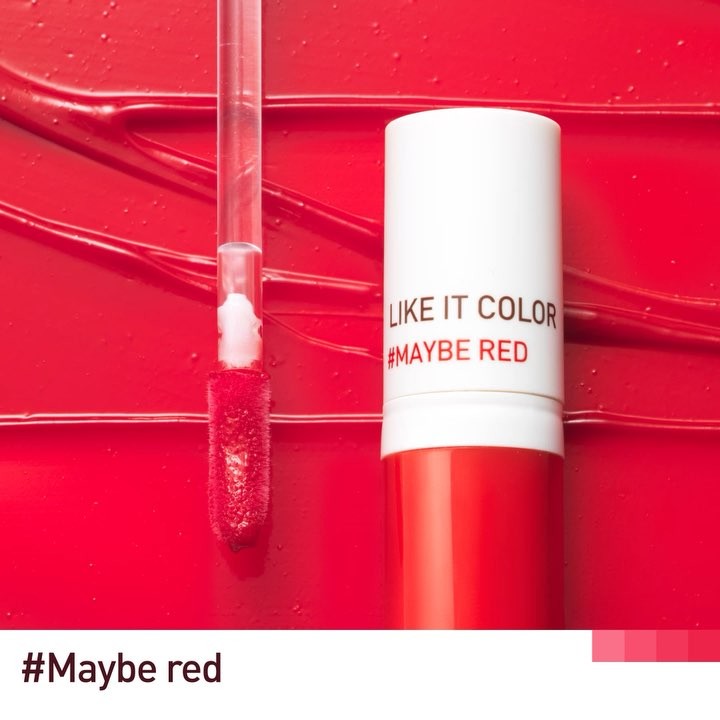 #innisfree like it color Pril Me Coral唇釉是屬於奶油質地,不會過於亮面讓嘴巴看起來太過油量,也不會因為霧面而造成嘴巴乾燥的問題,屬於中間款,擦起來能隱隱地讓嘴唇變得更嘟,感覺男生看了就會很喜歡啊!