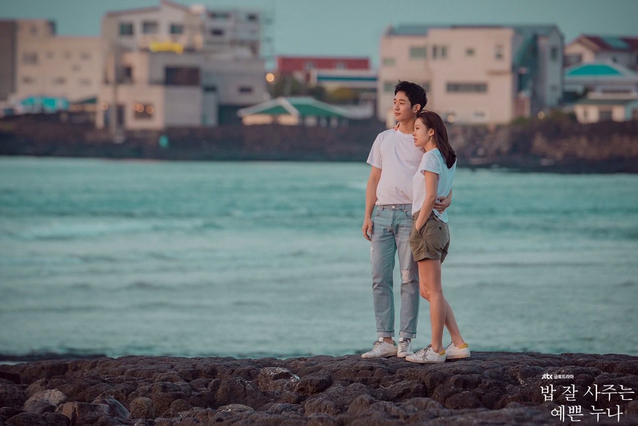 ✿TOP2 JTBC 《經常請吃飯的漂亮姐姐》
話題佔有率 : 15.73
※此劇是描述長時間以來,一直情同姐弟的35歲女性和31歲男性之間,突然萌芽生出愛情的故事。