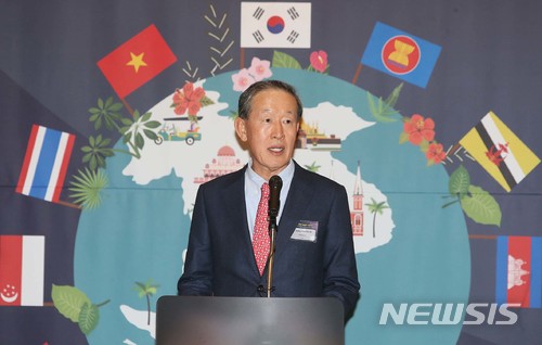 #3 GS集團 許昌秀
排名第3的是GS集團會長以及FC首爾主席許昌秀,同時擔任韓國全國經濟人聯合會會長。
和不久前離世的LG集團會長具本茂是好朋友,亦被選為優秀的企業家。