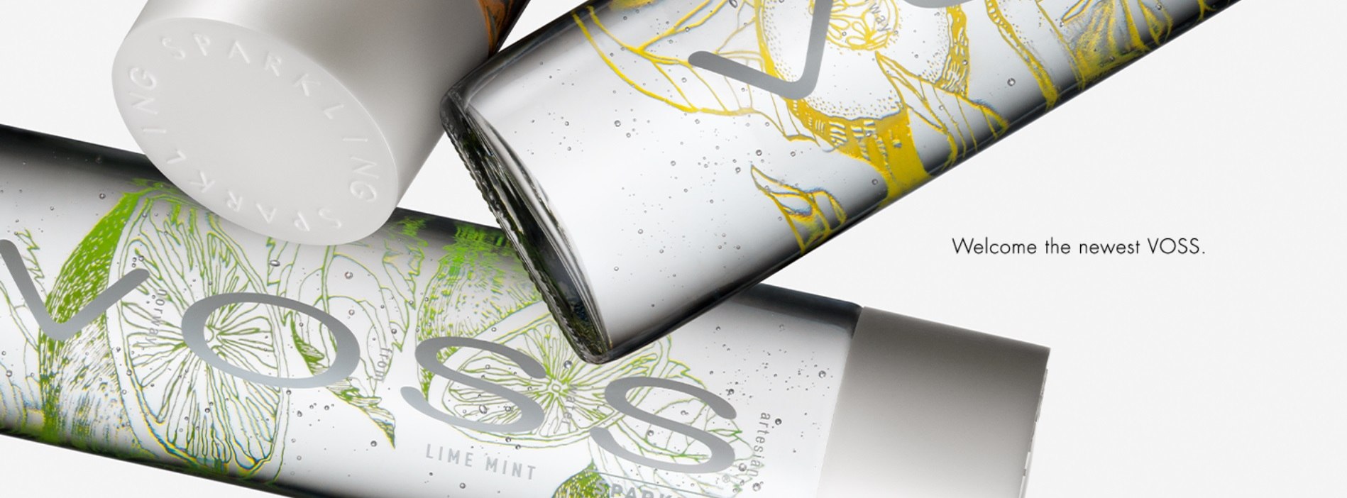 >vosswater:
Vosswater是來自挪威的氣泡水,玻璃瓶身由設計師專業設計,瓶蓋有立體凸印更添加時尚設計感,這款氣泡是許多時尚名人的愛用者,維密模特兒、還有之前的電影「格雷的五十道秘密」都可以看到這瓶氣泡水的身影~還被譽為水中的勞斯萊斯,是不是浮誇XDD除了一般原味外,還推出了檸檬薄荷、橘子檸檬、檸檬黃瓜,三種口味。