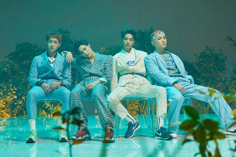 終於等到韓流的推手之一SHINee回歸了!SHINee28日攜正規六輯《The Story of Light》回歸樂壇,這次SHINee不但是首次以四人體制回歸,今年也是SHINee出道滿十年,讓一路陪著SHINee走來的SHINee WORLD都很期待