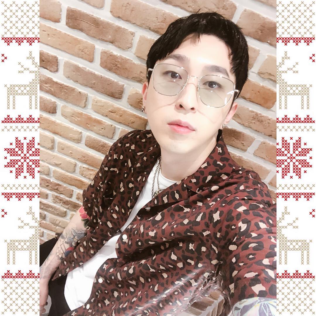 除了Narsha的身材照陷入修圖疑雲之外,饒舌男歌手Sleepy也同樣在instagra上傳「健身照」而引起網友間的熱烈討論...假如平時有在關注Sleepy的粉絲應該都知道,Sleepy的身材一直以來都較為乾扁!