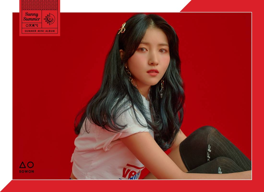GFRIEND的隊長Sowon在今年六月因為父親突然辭世而暫停一切活動。令人心疼的是,不久後GFRIEND帶著輕快的夏日歌曲「Summer Summer」回歸歌壇,剛失去至親不久,就要以活力滿滿的形象回歸,真的是辛苦Sowon了!