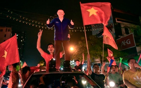 而此次八強賽後,在越南SNS上,也紛紛出現了爆發性的反應,球迷留言感謝朴恆緒。朴教練表示:「感謝在越南的所有粉絲」。越南當地媒體甚至以《朴恆緒magic》作為新聞標題。稱朴教練是