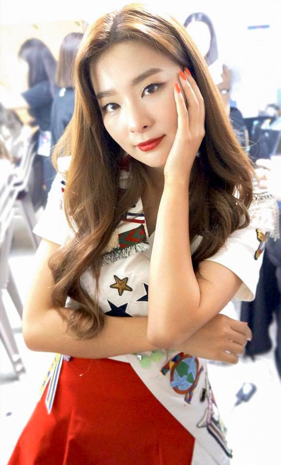 # Red Velvet - SEULGI
在人人都是大眼睛的時代裡,單眼皮的瑟琪就顯得更加亮眼,瑟琪也憑藉著強烈的個人色彩成為廠商新寵兒~