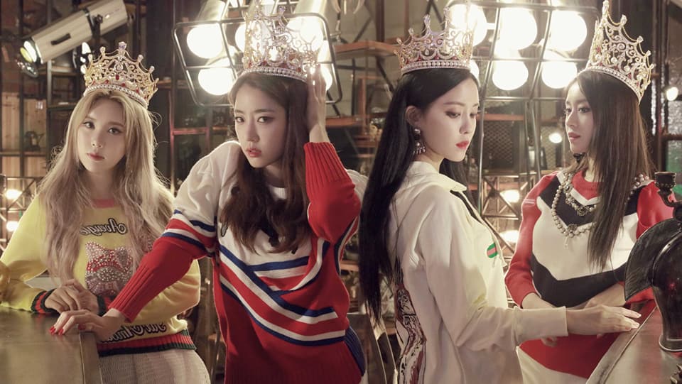 現在只剩4人的T-ARA,大家只希望她們不要再和前公司MBK娛樂再有所接觸了,畢竟MBK娛樂有過許多驚人的事蹟,被網友們戲稱「雷社」,約到不續約當時,粉絲們都還紛紛留言恭喜她們逃出MBK