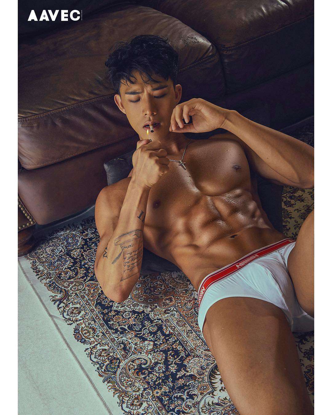 身為dancer的車賢勝好身材自然是不在話下,在車賢勝的個人IG裡也有不少養眼(?)的畫面,尤其是不少張畫報的拍攝,讓車賢勝的好身材嶄露無疑,這種程度的話真的是「小鮮肉」阿!(流口水)