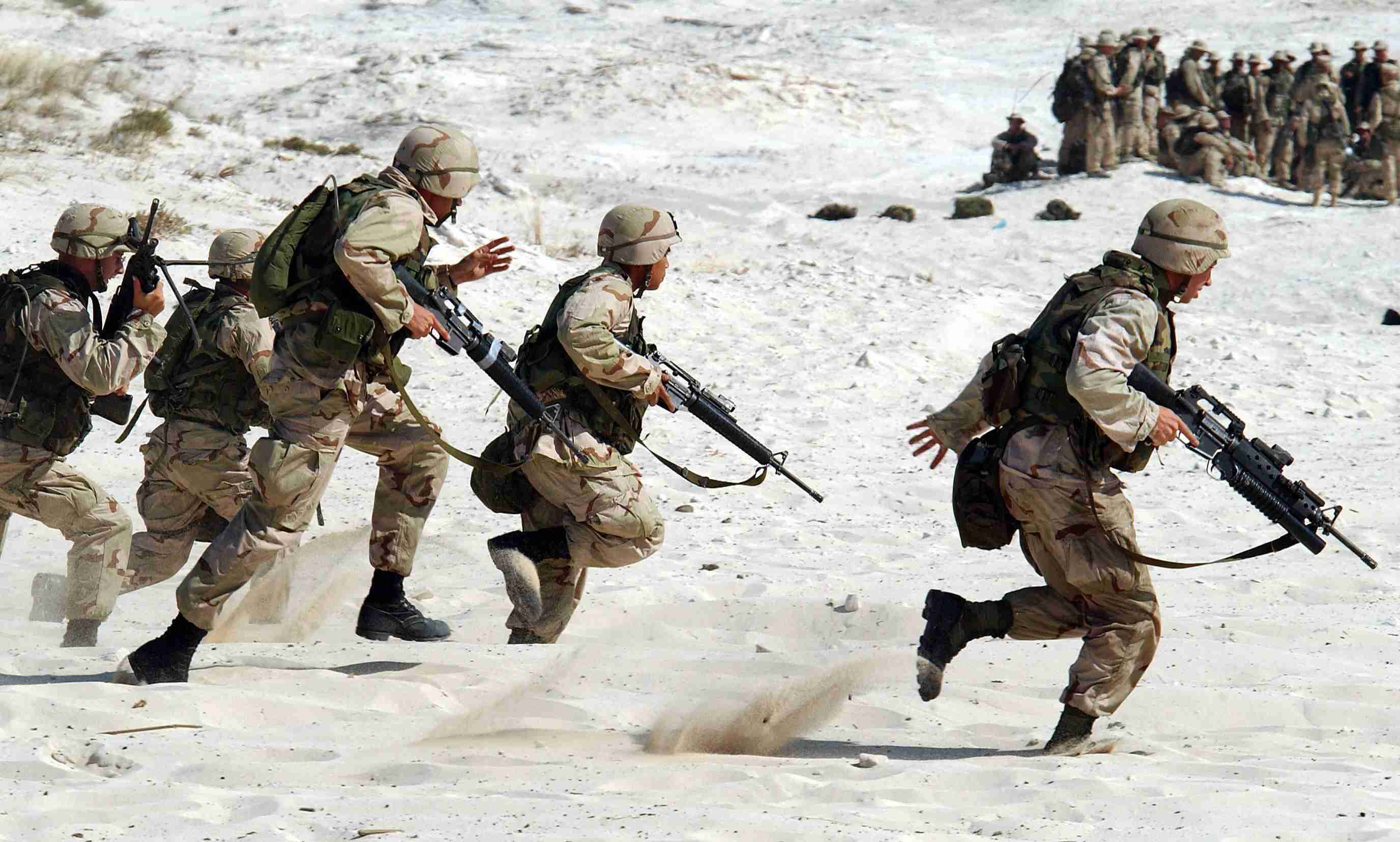 大家想像中的韓國軍人是不是都像韓劇中的軍人一樣帥,帥氣的把貝雷帽準確的戴在在眉毛上方1公分。但是帥氣的軍人在休假時就會很敏感XD韓國國防部調查過軍人休假時的地雷,聽到這幾句話原本的好心情就會馬上被破壞!
