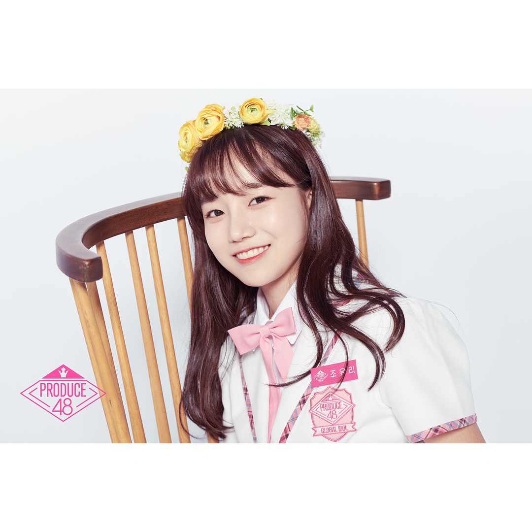 《PRODUCE 48》中除了有來自《SIXTEEN》的彩燕之外,其實有4位練習生也參加過去年才剛播畢的《偶像學校》,分別是Stone Music娛樂的裴恩英、李詩安、張圭悧(fromis_9)及曺柔理,而曺柔理練習生最後成功以第三名之姿,成為IZ*ONE的一員!
