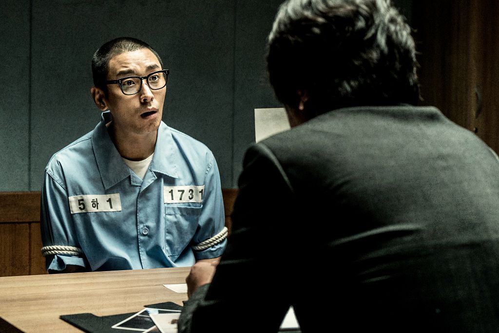 更令人驚訝的是,根據韓媒報導《七罪追緝令》隱射的嫌犯A某其實已經在監獄裡自殺了,A某是在2011年涉嫌殺害一名娛樂場所的女職員之後棄屍,被判有期徒刑15年......