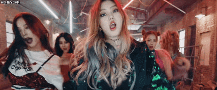 #CLC
CLC絕對是許多人都覺得非常可惜的團體之一,出身大公司CUBE,歌曲也都非常耐聽,成員也囊括泰國、中國籍,是個有機會多元發展的女團,但很可惜出道至今未拿過一位,成員各個有顏有實力也讓粉絲常常抱不平阿!希望CUBE除了新團之外,也要回頭看看舊團阿ㅠㅠ