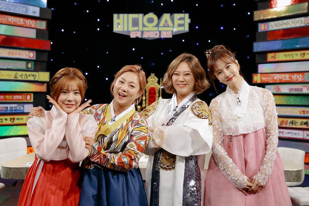 今年5月Sunny接下了脫口秀節目《Video Star》的主持,《Video Star》形式與《Radio Star》類似,不同的是都是由女性擔任主持人XD