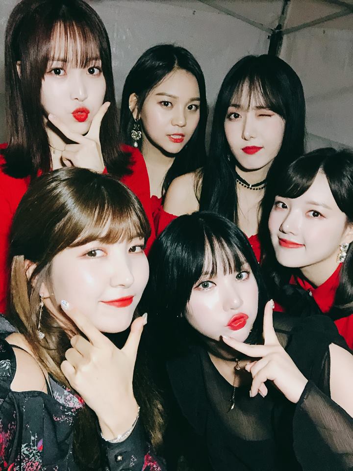 TOP 10
GFRIEND 追蹤人數1177170+
擁有堅強刀群舞實力的GFRIEND,從出道初期就倍受關注,今年也成功舉辦了團體首次的單獨演唱會,也在日本正式出道啦!人氣很高的GFRIEND進到前10名真的不意外阿~