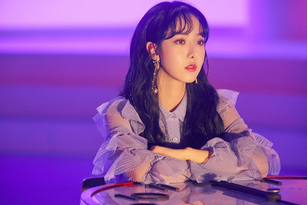 #GFRIEND - SinB
GFRIEND的忙內Umji因為瘦下來後變超美而引起不少討論,但其實我們的主領舞SinB也默默的越變越美呢!最近與請夏、瑟琪、小娟合作成為限定女神組合,4人中SinB的顏值也是沒有被比下去阿!
