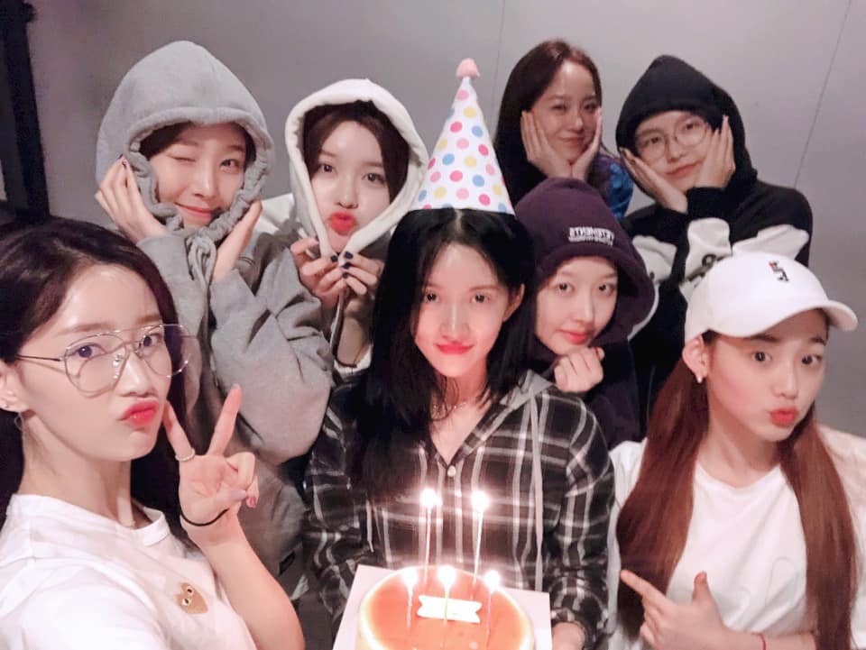 3. gugudan 團員人數:9名 -> 8名
gugudan的韓文意思為九九乘法表,寓意為有著九種不同魅力的九位少女們所組成的劇團。
