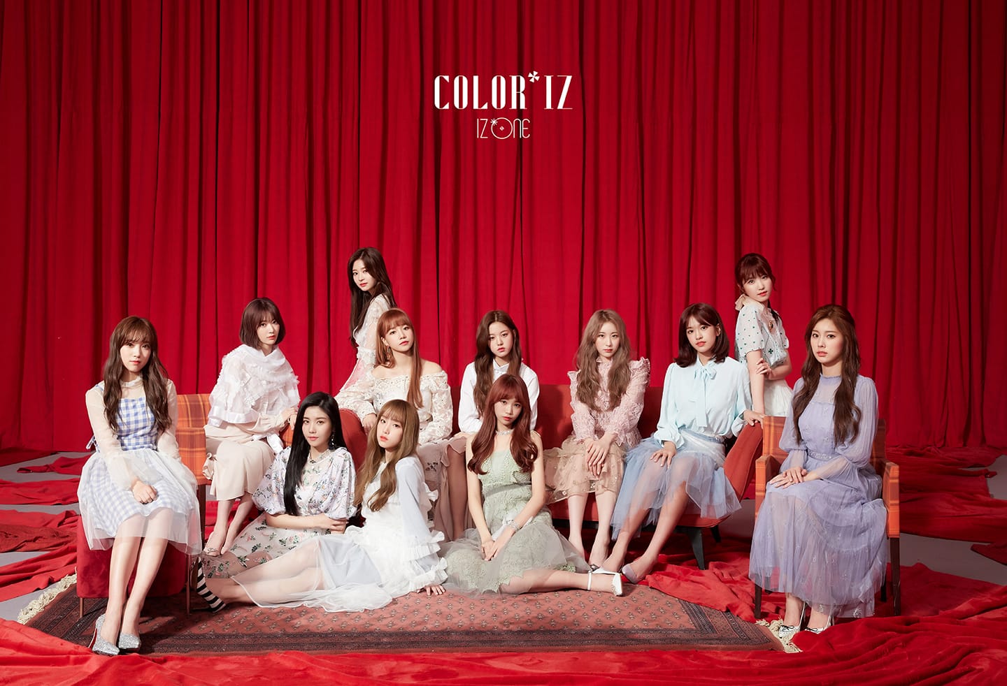 從選秀節目《PRODUCE 48》選出的12位少女,終於在昨天(29日)以IZ*ONE身分順利出道啦!節目才結束短短兩個月的時間,就可以看到IZ*ONE成員們出道真的太厲害啦!想必成員們在這兩個月也付出了不少努力!而音源公開的同一天也舉行了IZ*ONE的出道發表會,粉絲名定為「WIZ*ONE」。