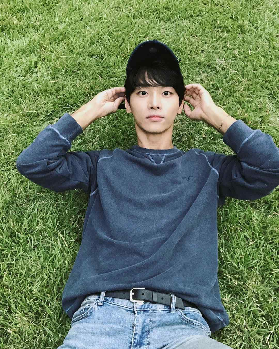 #VIXX N
概念男團VIXX的隊長N,在前陣子結束的電視劇《認識的妻子》完美飾演了劇中角色「金煥」,劇中人物幼稚的個性讓大家都以為他實際年齡比較小,但其實他明年也要滿30了~團內的成員Leo也是!