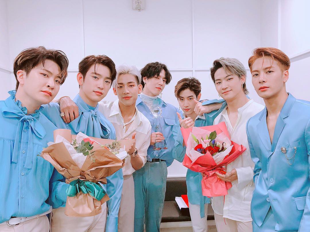 這次的對象則是九月份才以第三張正規專輯《Present: YOU》回歸,並以主打歌<Lullaby>奪下多個音樂節目一位的 GOT7!