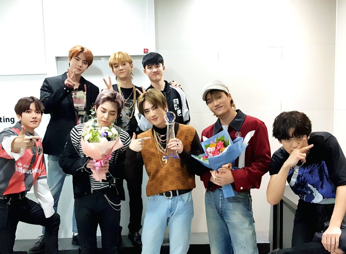 公開音源隨即登上音源榜第一,11月9號 EXO 也以主打歌<Tempo>獲得音樂節目《Music Bank》一位,也是本次專輯首個一位