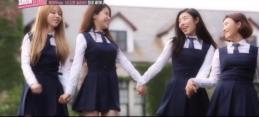 2.抱歉我才剛滿18之學生妹
這樣的MAMAMOO真的超俏皮可愛的啦~好想念MAMAMOO X GFRIEND的《SHOWTIME》ㅋㅋㅋㅋㅋ