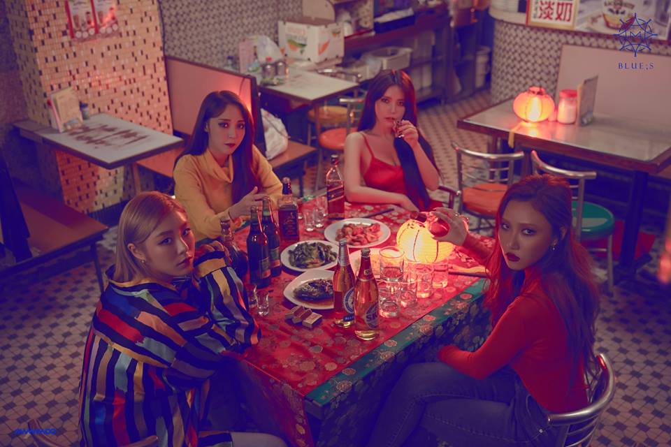 將在11月29日推出新專輯《Blue;s》回歸的MAMAMOO,回歸本來是件不論是歌手還是粉絲都開心的事情,公司宣布將於12月舉辦「4season F/W」演唱會後,演變成粉絲們的抵制演唱會的事件。