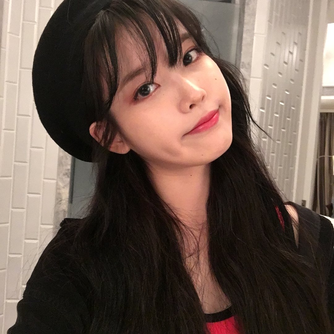 2018年歌手 IU 正逢出道十週年,為慶祝10週年IU也發行了紀念數位單曲《BBIBBI》,另外也於日前舉行了10週年紀念的巡迴演唱會!